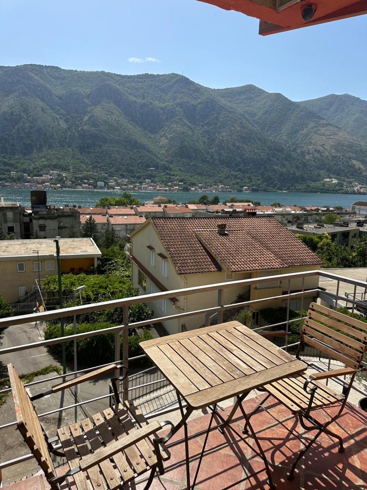 Themis Apart Hotel Kotor Zewnętrze zdjęcie