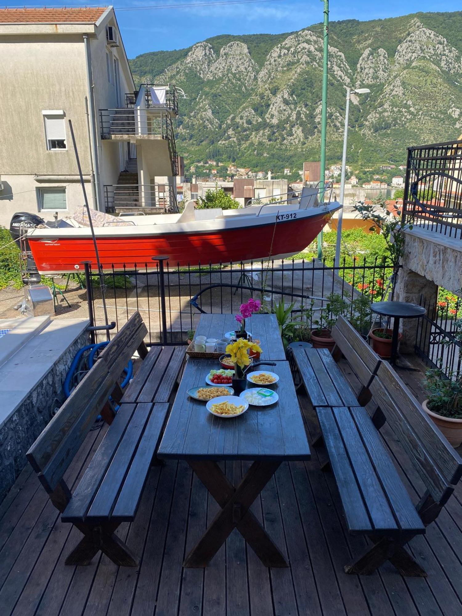 Themis Apart Hotel Kotor Zewnętrze zdjęcie