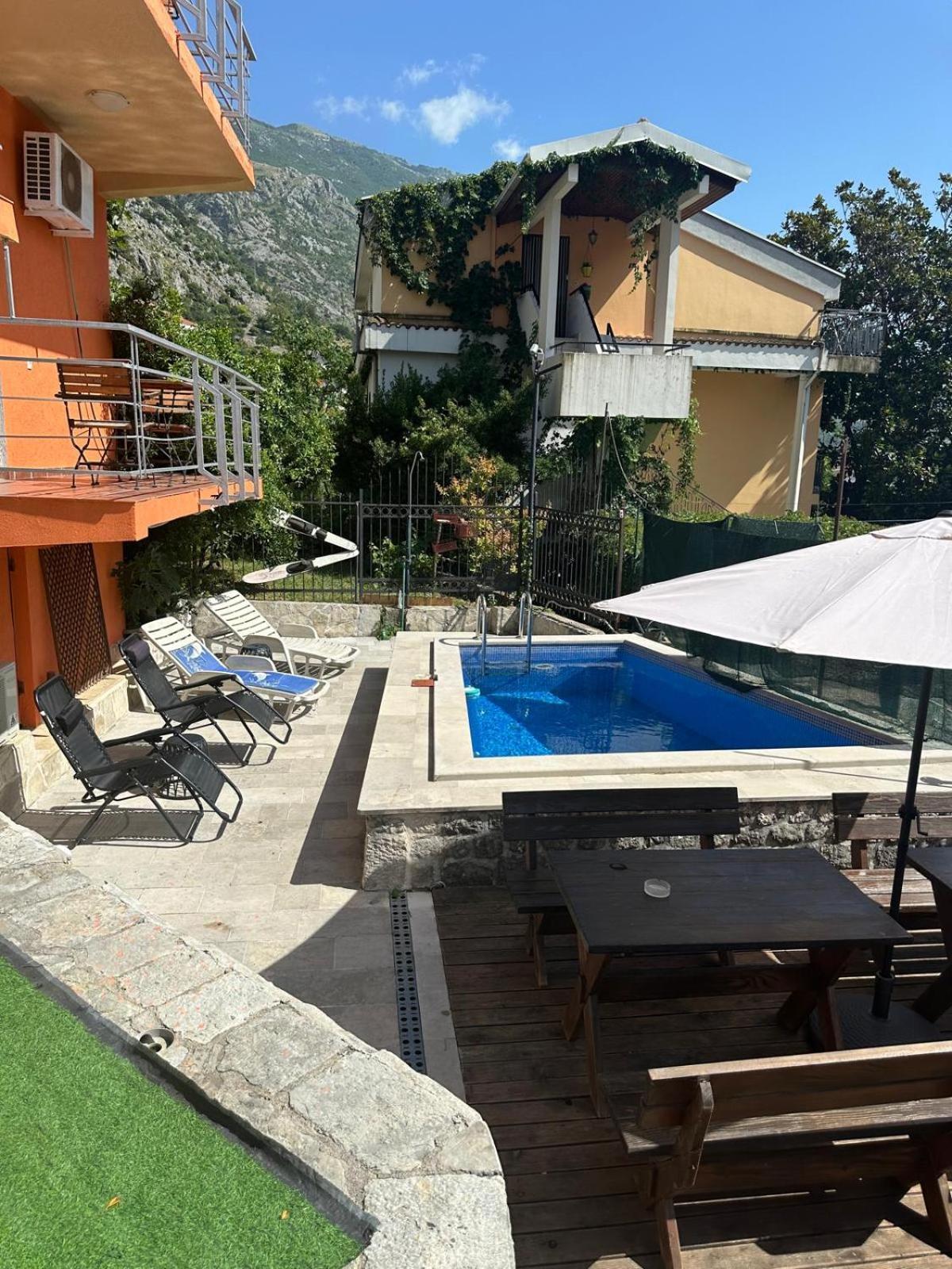 Themis Apart Hotel Kotor Zewnętrze zdjęcie