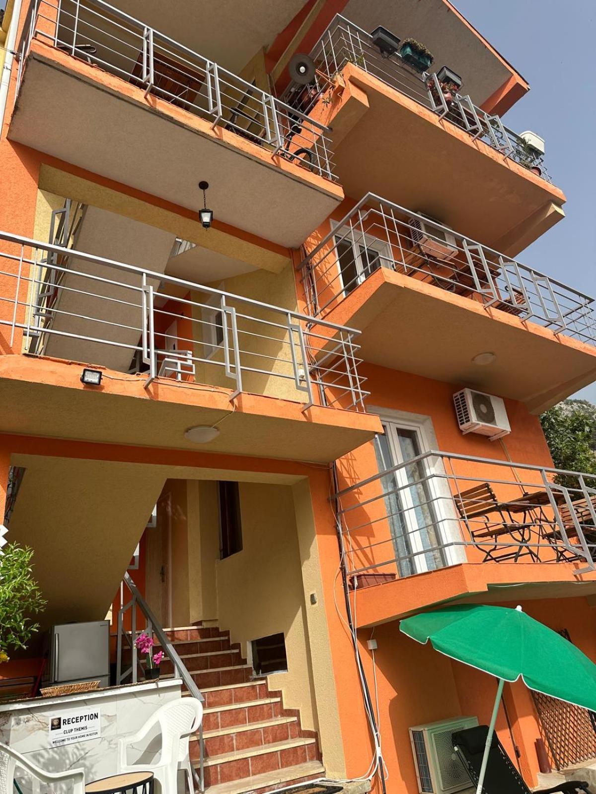 Themis Apart Hotel Kotor Zewnętrze zdjęcie