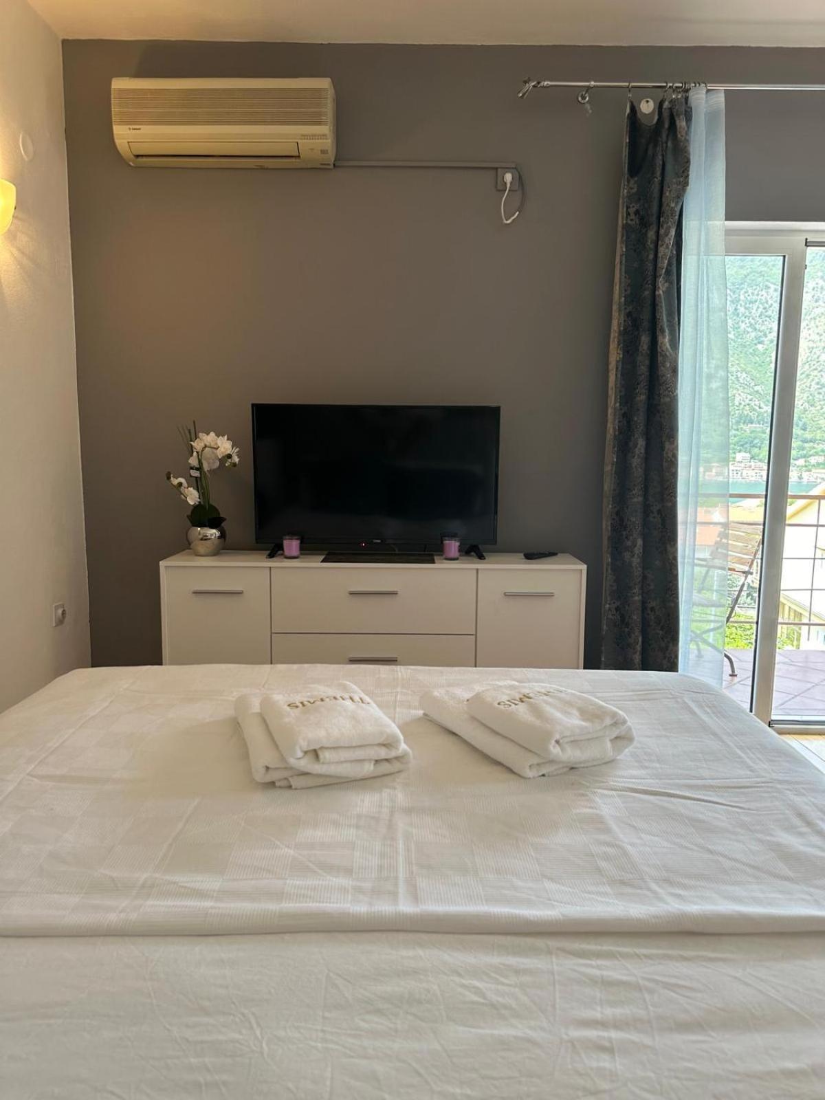 Themis Apart Hotel Kotor Zewnętrze zdjęcie